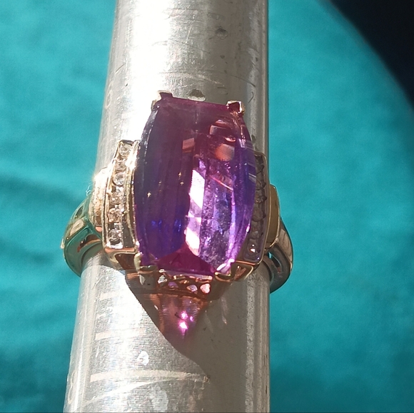 10k , Color Change Sapphire Diamond Ring - Picture 6 of 16